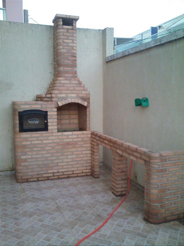 Churrasqueira com Forno a Lenha